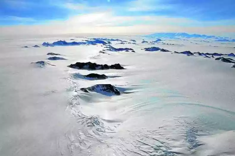 Teoria Antártica: Rumo à Borda da Terra