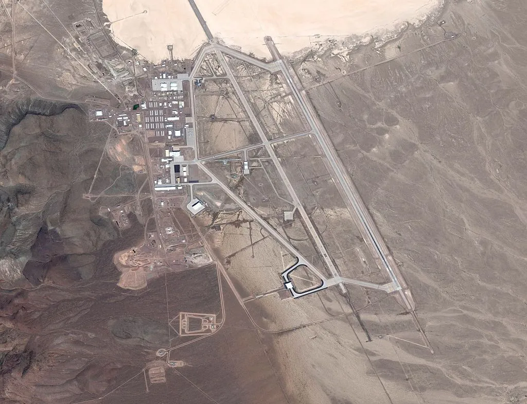 Área 51: Desvendando os Segredos da Base Militar Mais Secreta do Mundo