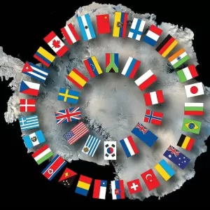 O Tratado Antártico: Uma Teoria da Conspiração Congelante